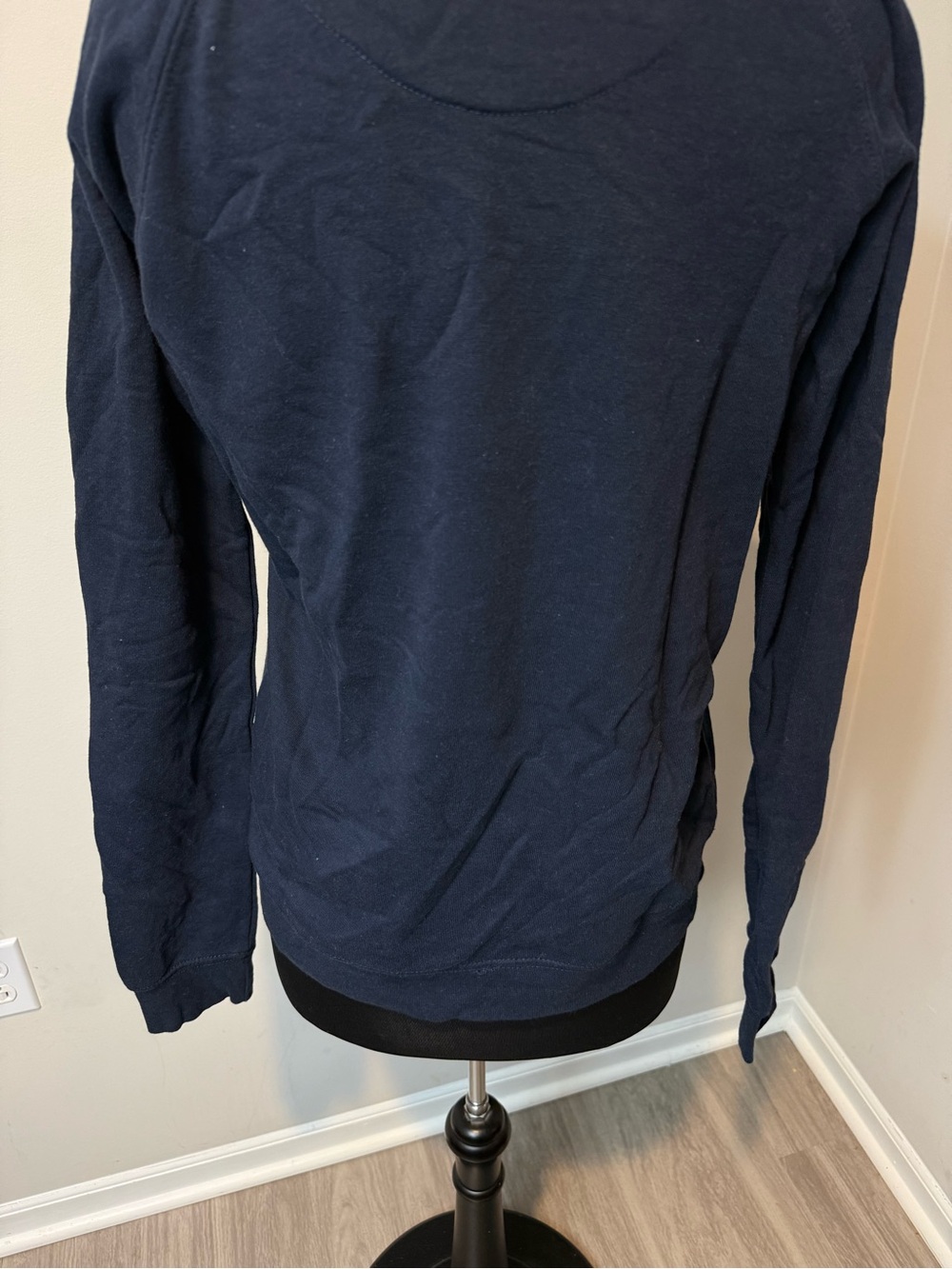 Stranger Things Official Netflix Navy Sweater in Size Medium - Picture 6 of 6